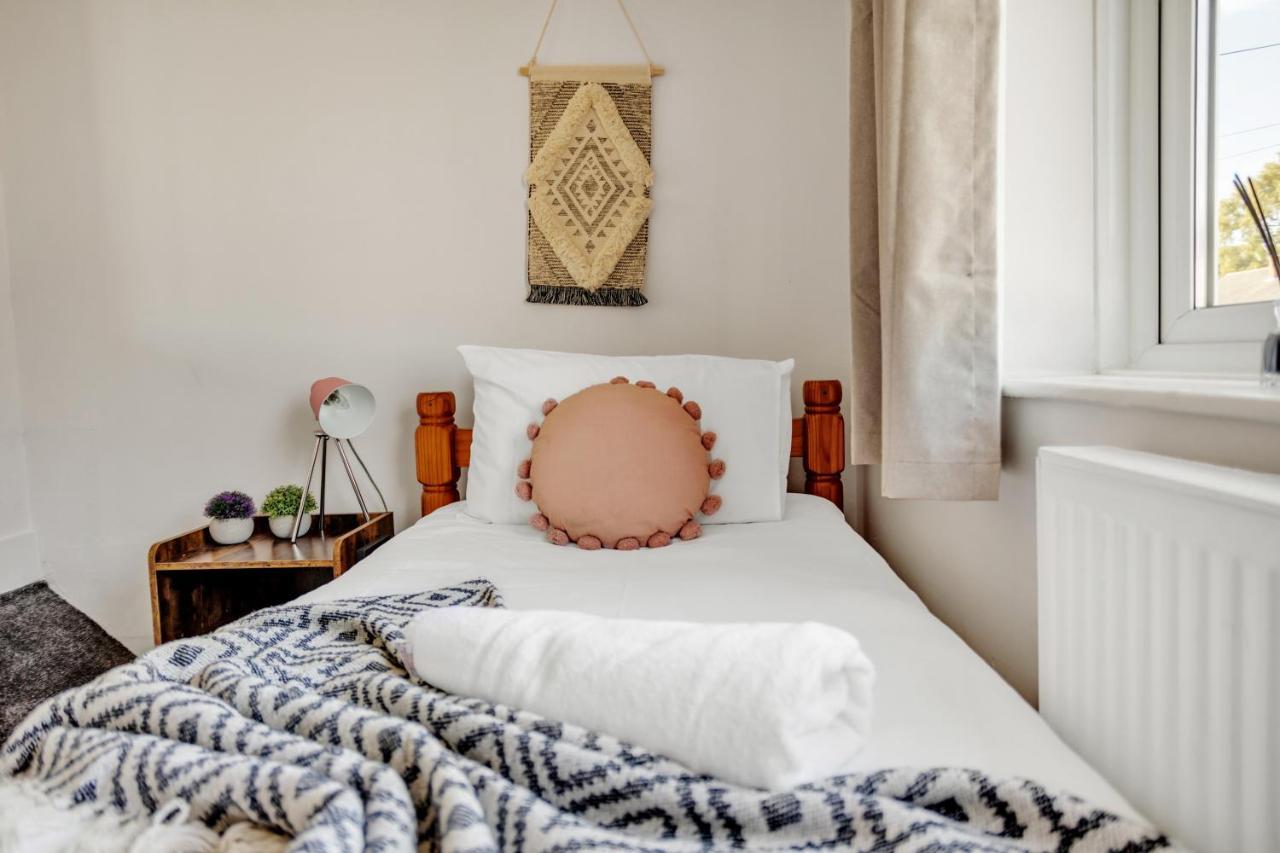Perfect For Contractors - Canterbury - Free Parking - Ultra Wifi Luaran gambar